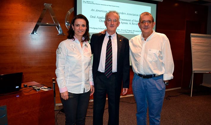 La Dra. Rodrigo con el Dr. Macías